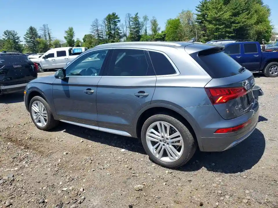 WA1CNAFY2J2190773 2018 AUDI Q5-1