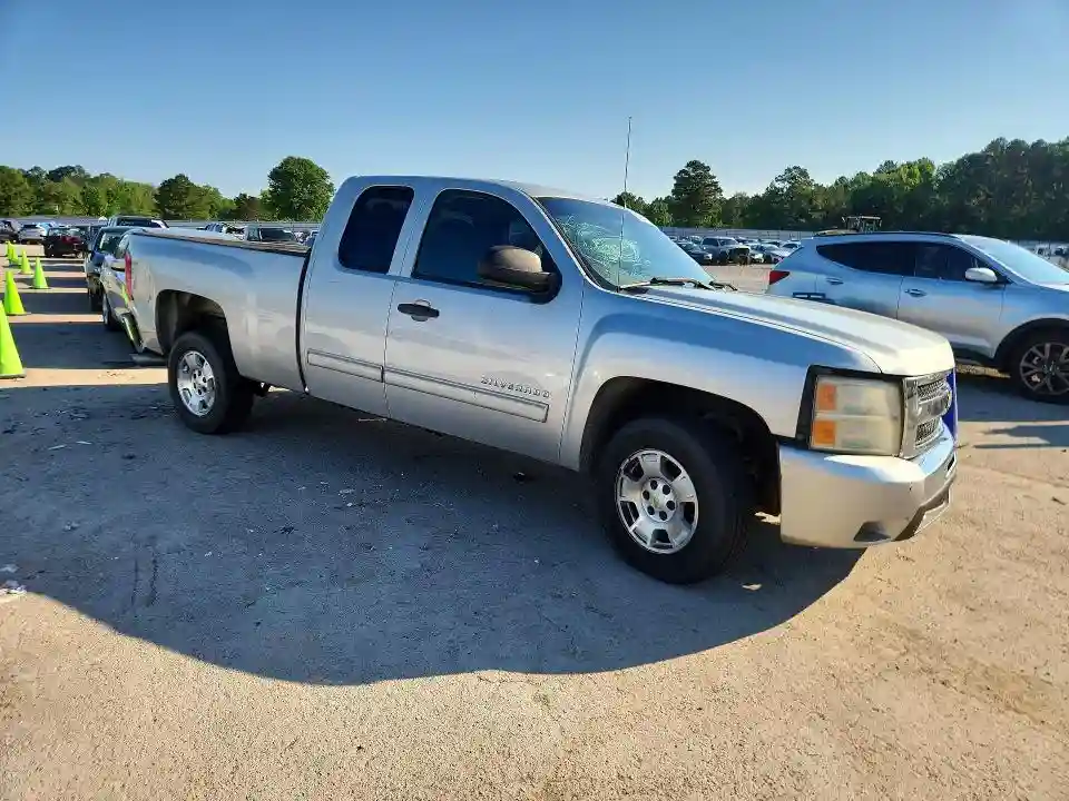 1GCRCSE06BZ379796 2011 CHEVROLET SILVERADO-3