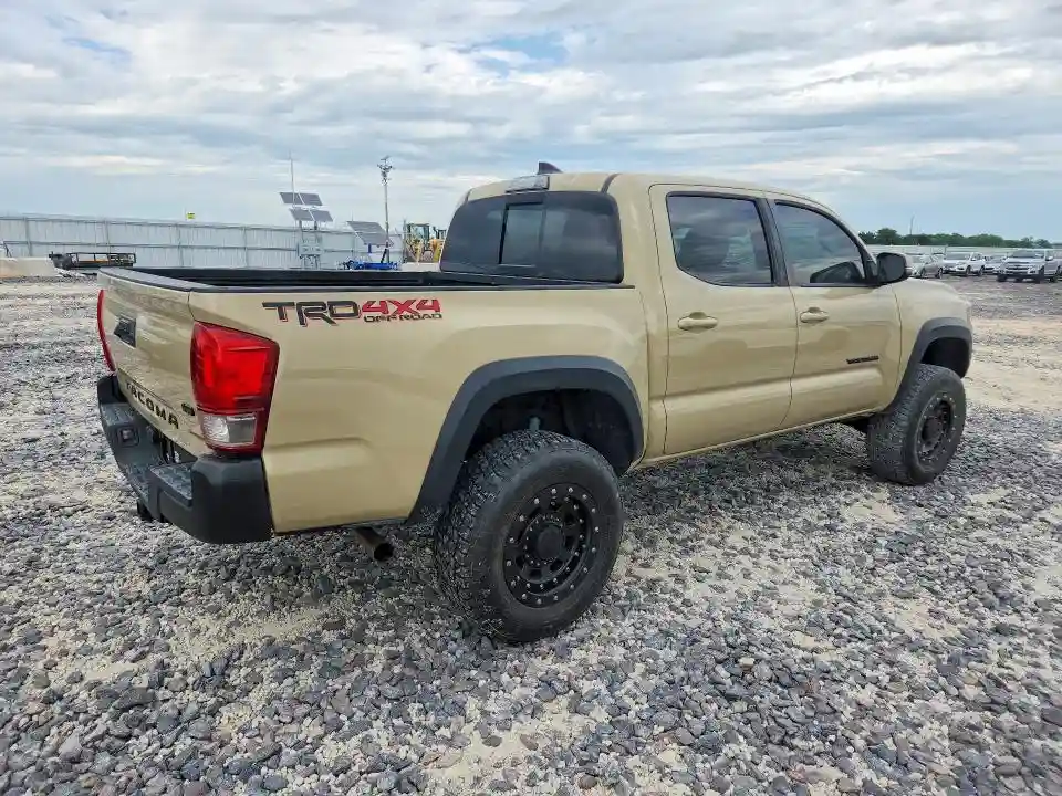 5TFCZ5AN8HX112056 2017 TOYOTA TACOMA-2