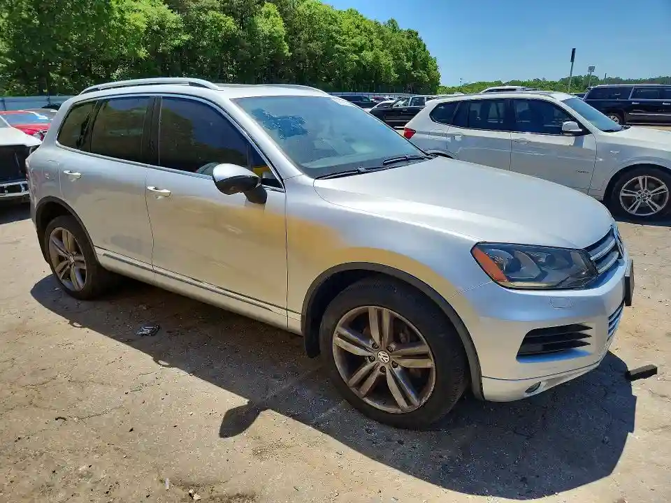 WVGEF9BPXCD007789 2012 VOLKSWAGEN TOUAREG-3