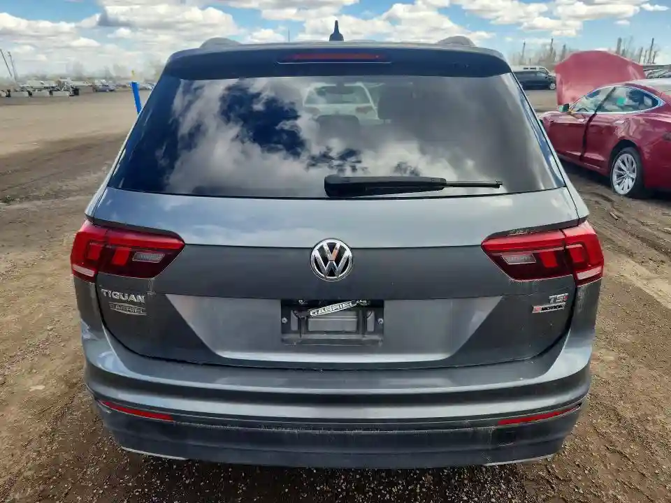 3VV2B7AX8JM157282 2018 VOLKSWAGEN TIGUAN-5