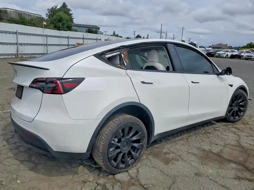 5YJYGDEE5MF151868 2021 TESLA MODEL Y-2