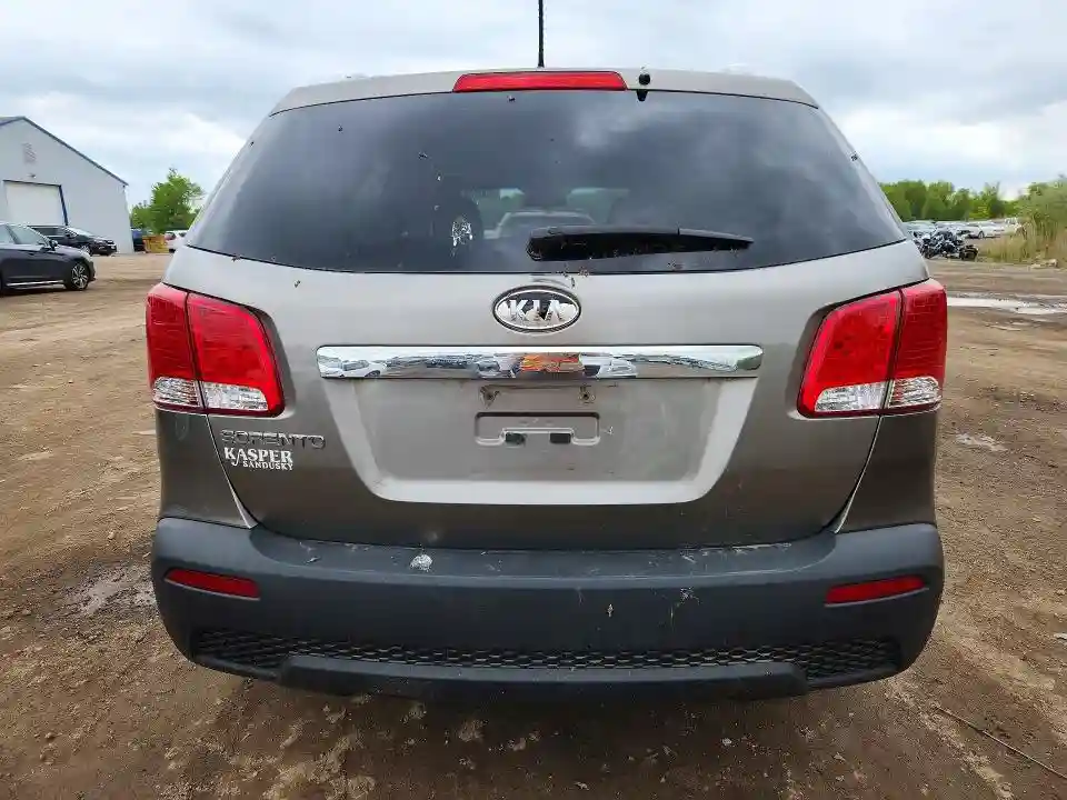 5XYKTDA20BG129666 2011 KIA SORENTO-5