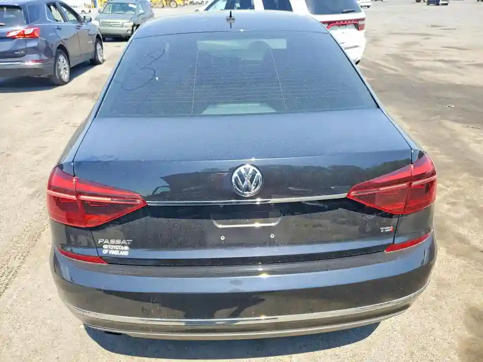 1VWAT7A35HC042622 2017 VOLKSWAGEN PASSAT-5
