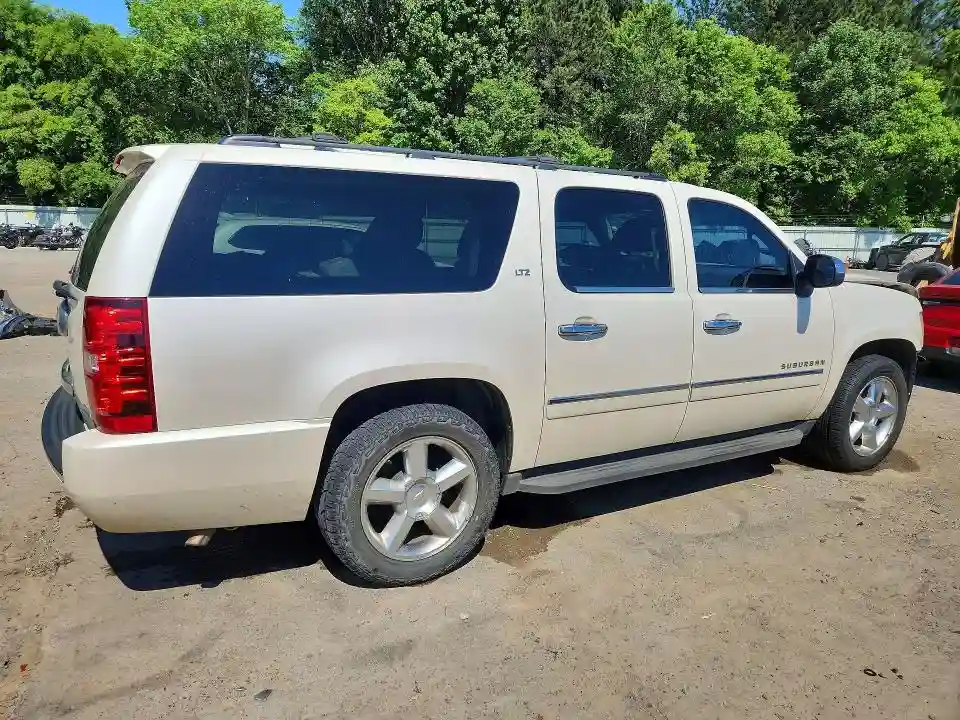 1GNSCKE05BR376977 2011 CHEVROLET SUBURBAN-2