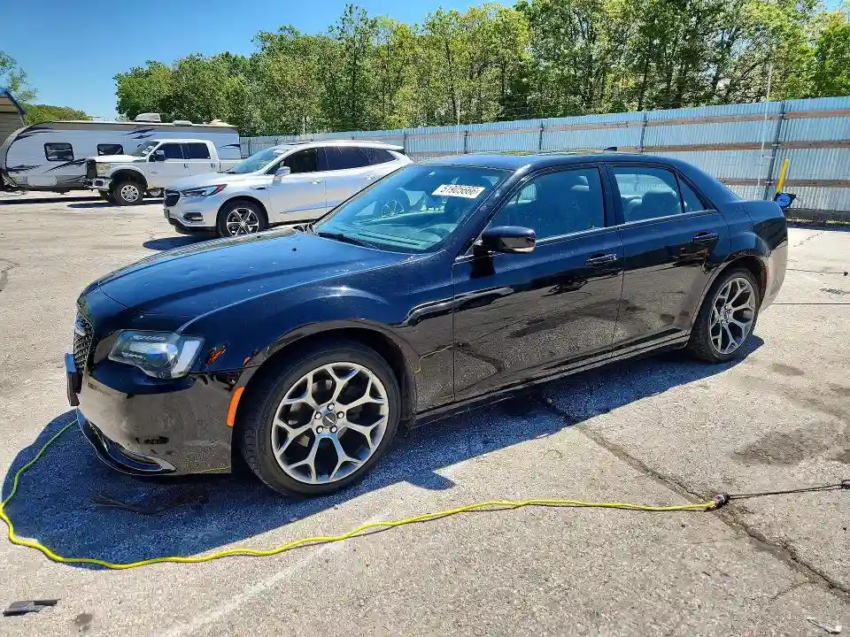 2C3CCABG3JH262150 2018 CHRYSLER 300-0