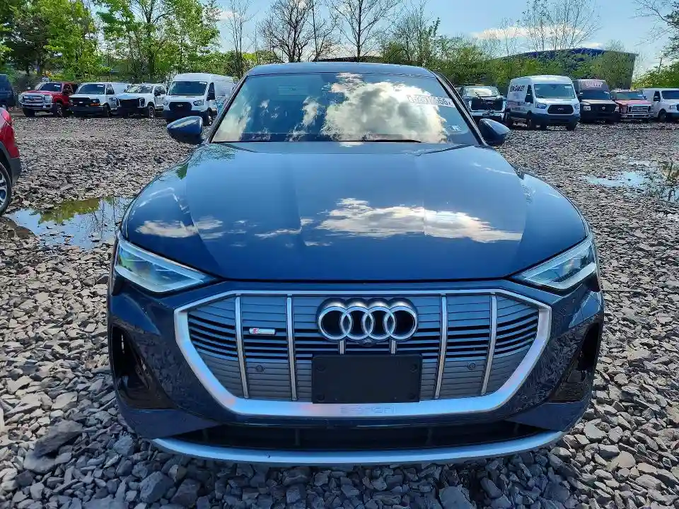 WA12AAGE1MB022137 2021 AUDI E-TRON-4