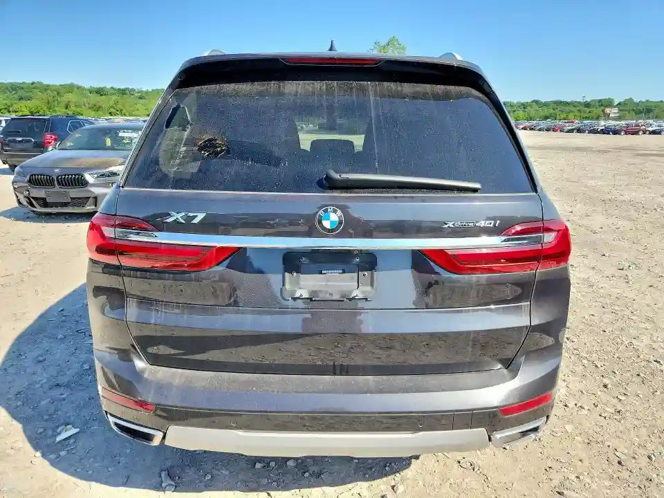 5UXCW2C06M9H63436 2021 BMW X7-5