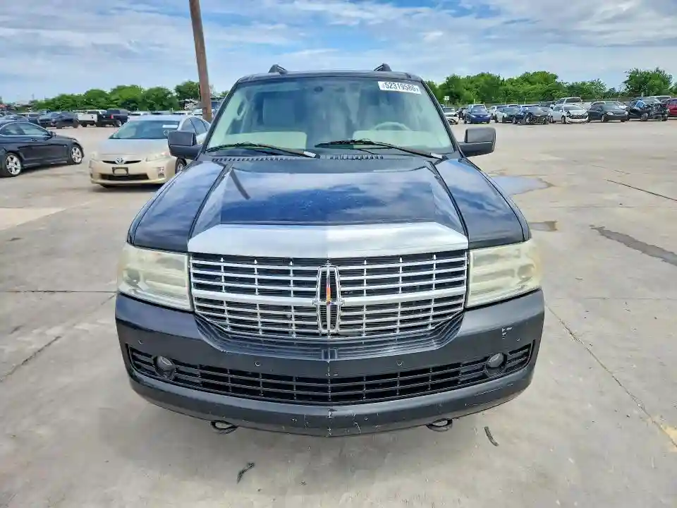5LMJJ3H5XBEJ06733 2011 LINCOLN NAVIGATOR-4