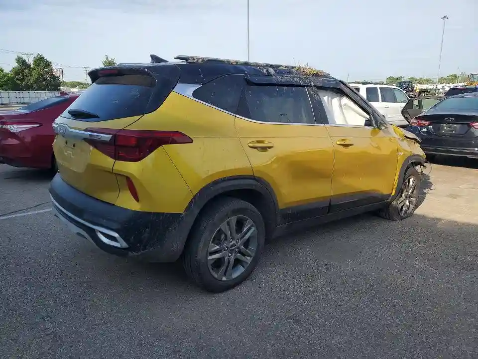 KNDEUCAA4N7310265 2022 KIA SELTOS-2