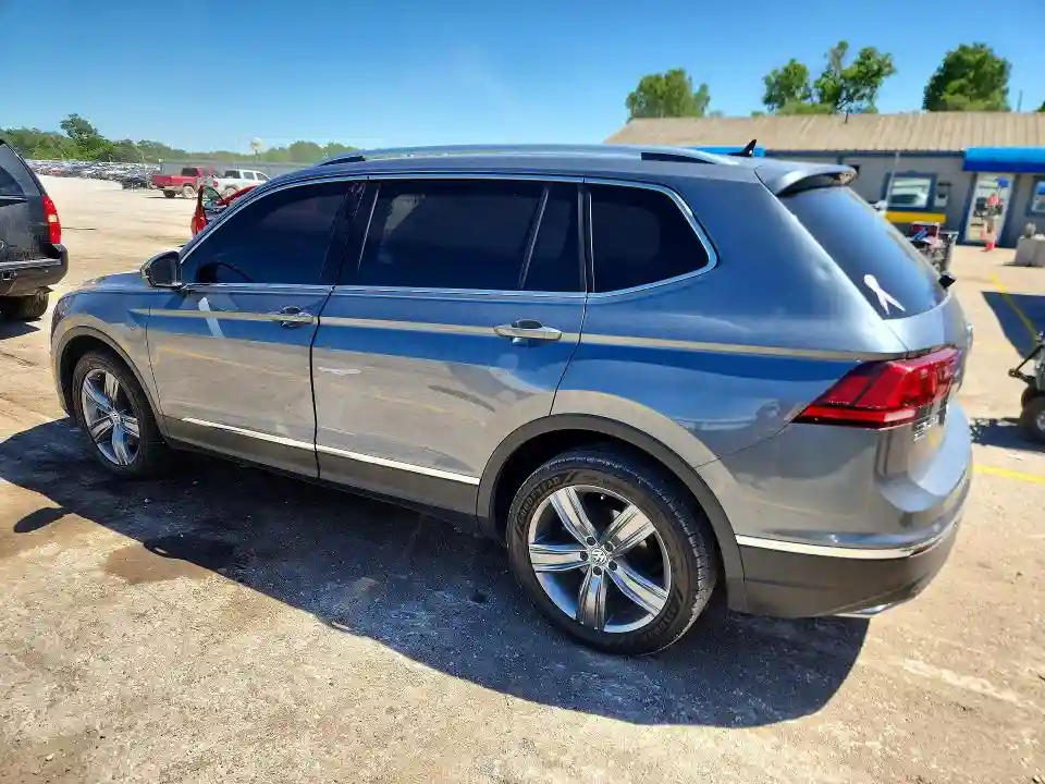 3VV3B7AX4LM147226 2020 VOLKSWAGEN TIGUAN-1