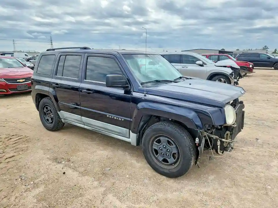 1J4NT1GA7BD175286 2011 JEEP PATRIOT-3
