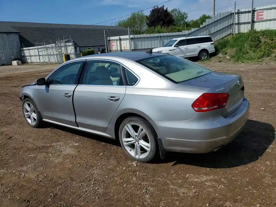 1VWCN7A31DC125350 2013 VOLKSWAGEN PASSAT-1