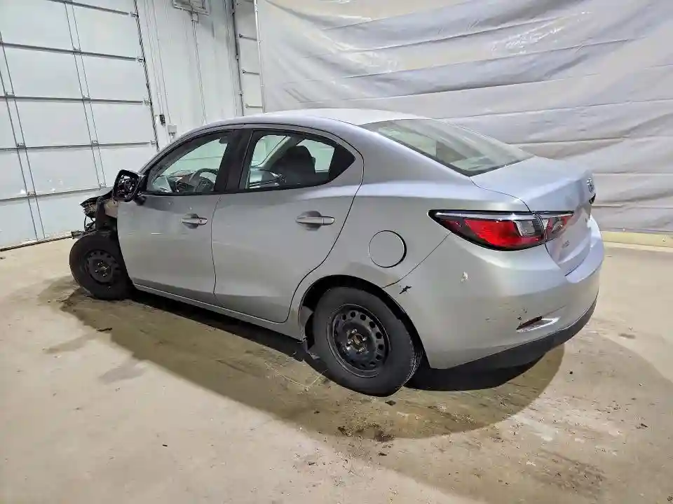 3MYDLBYV9HY188590 2017 TOYOTA YARIS-1