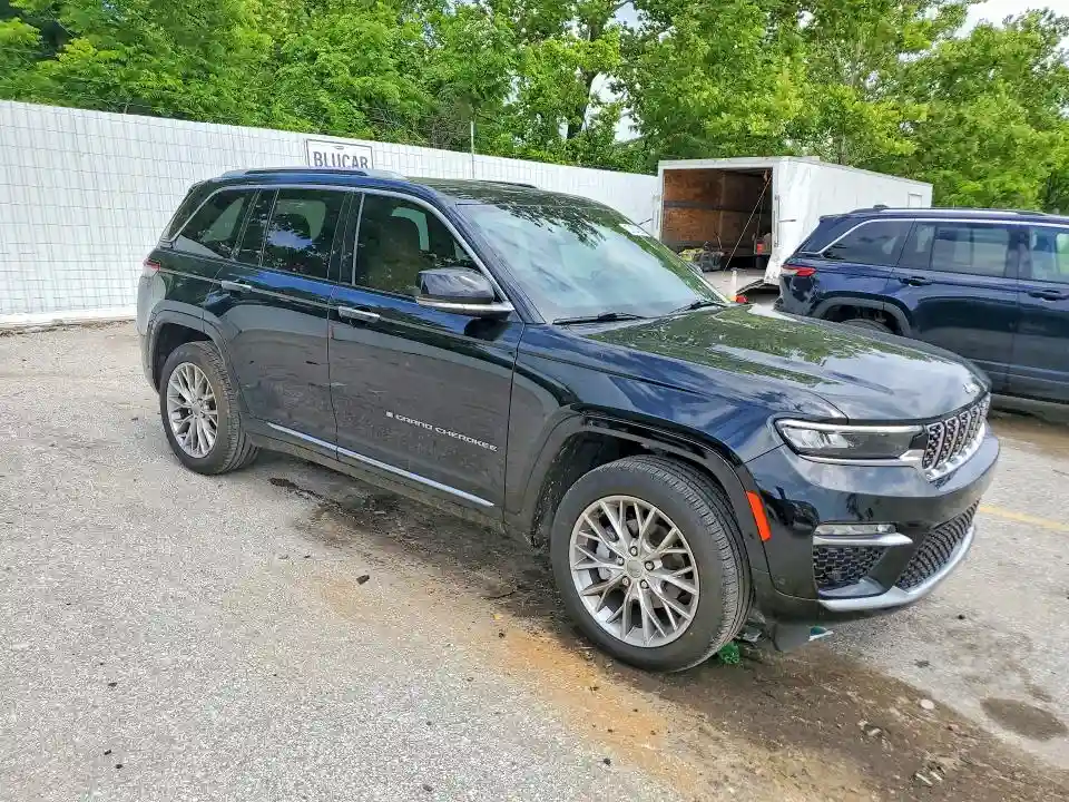 1C4RJHEG4PC563229 2023 JEEP GRAND CHEROKEE-3