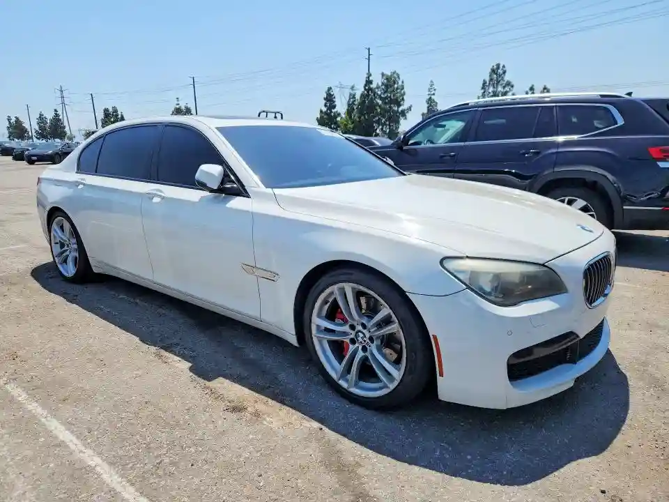 WBAYF4C56DD127525 2013 BMW 7 SERIES-3