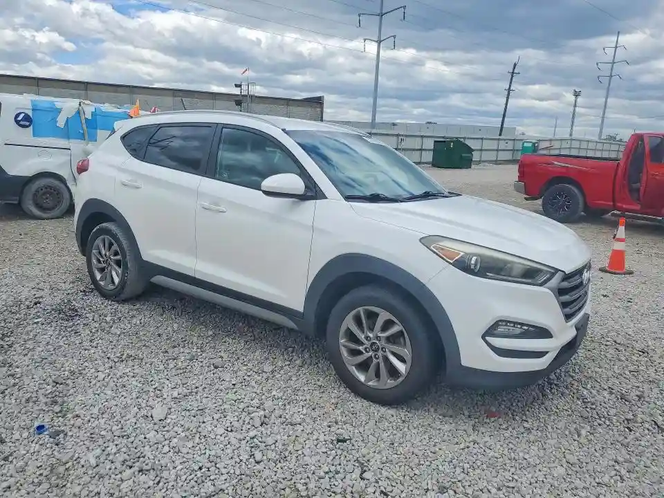KM8J33A43HU271035 2017 HYUNDAI TUCSON-3