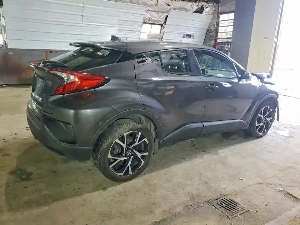 NMTKHMBX8JR008444 2018 TOYOTA C-HR-2