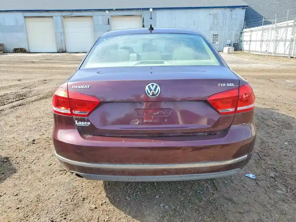 1VWCN7A34CC049525 2012 VOLKSWAGEN PASSAT-5