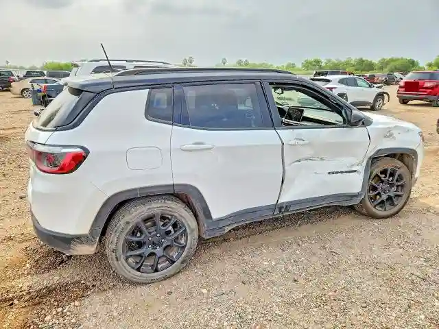 3C4NJCBB2NT213352 2022 JEEP COMPASS-2
