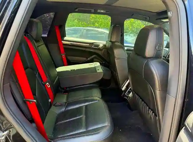 WP1AB2A23CLA45610 2012 PORSCHE CAYENNE-5