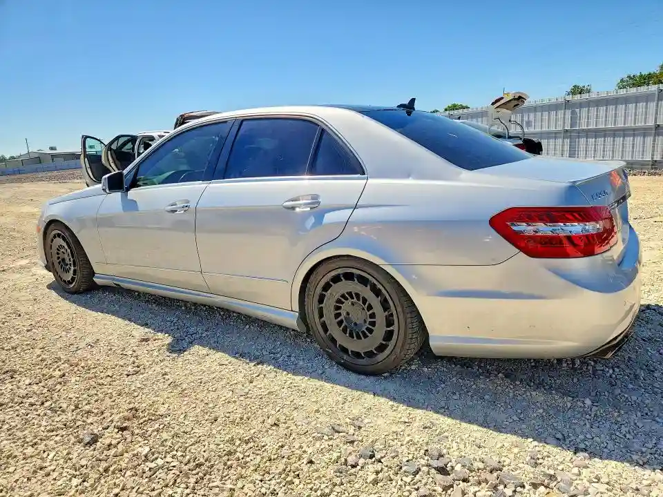 WDDHF9AB6BA424596 2011 MERCEDES-BENZ E-CLASS-1
