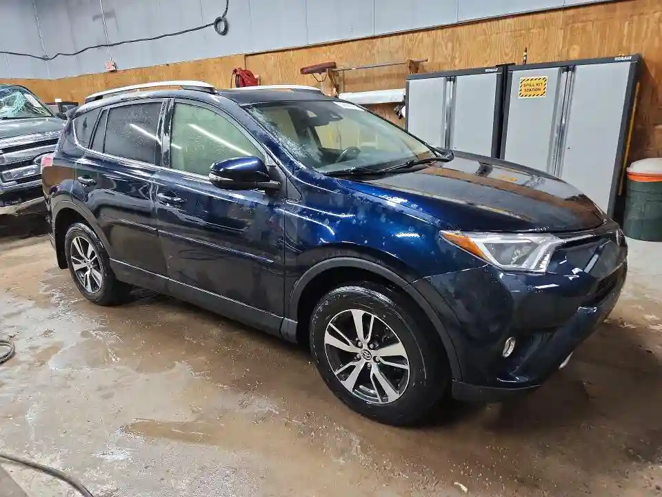 JTMRFREV6JD243191 2018 TOYOTA RAV4-3