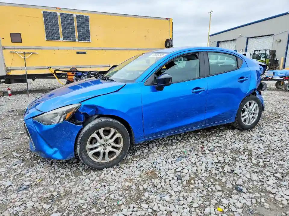 3MYDLBYV9HY185821 2017 TOYOTA YARIS-0