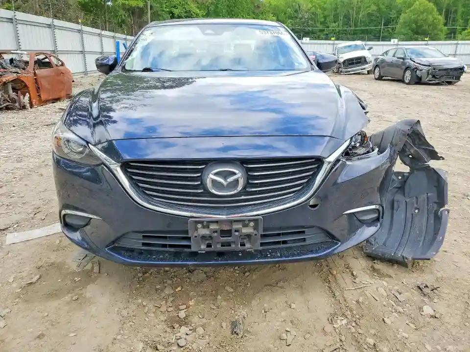 JM1GL1V55H1111830 2017 MAZDA 6-4