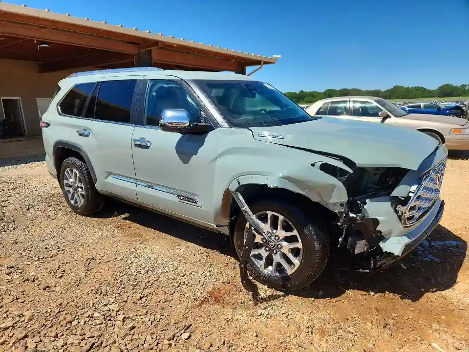 7SVAAABA4SX070257 2025 TOYOTA SEQUOIA-3