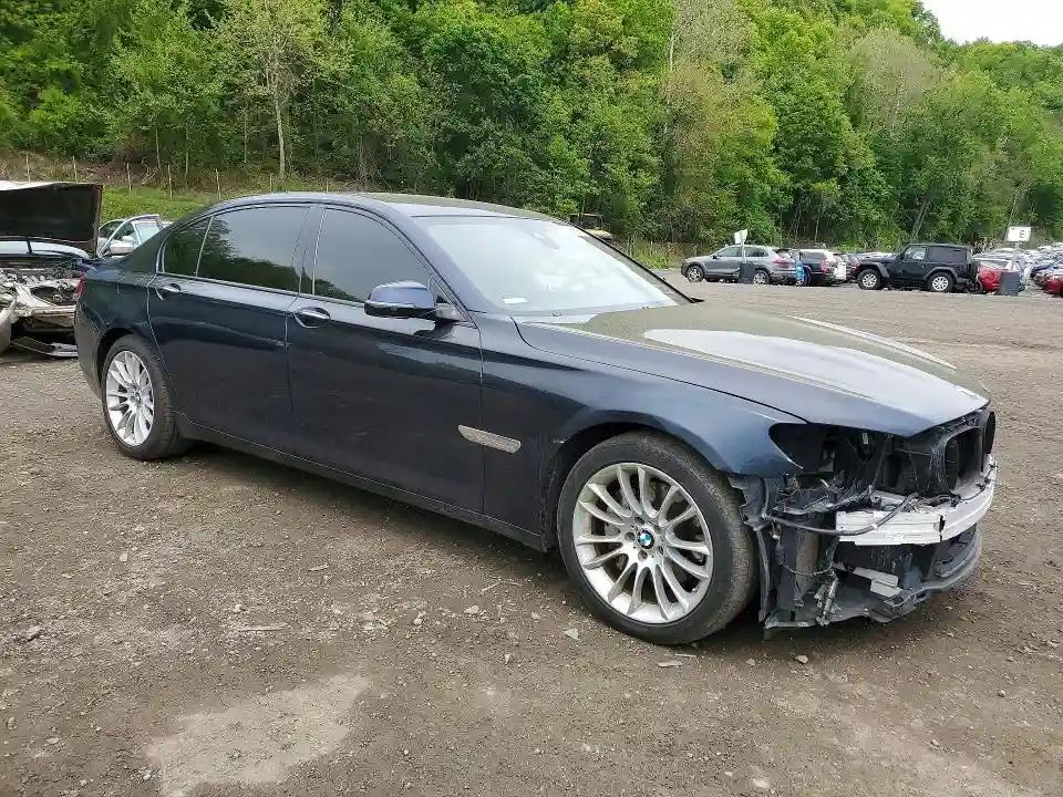 WBAYF4C56FGS99149 2015 BMW 7 SERIES-3