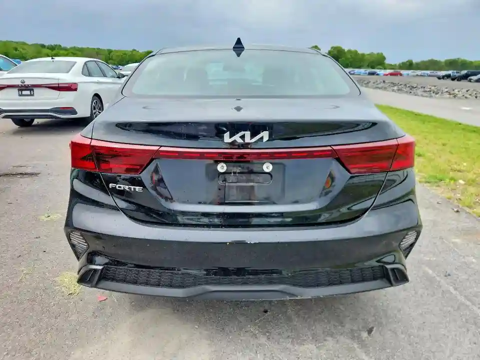 3KPF24AD1RE704645 2024 KIA FORTE LXS-5