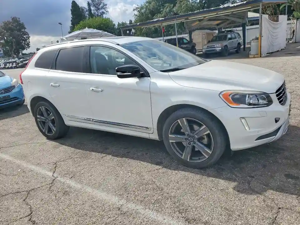 YV449MRR6H2128837 2017 VOLVO XC60-3
