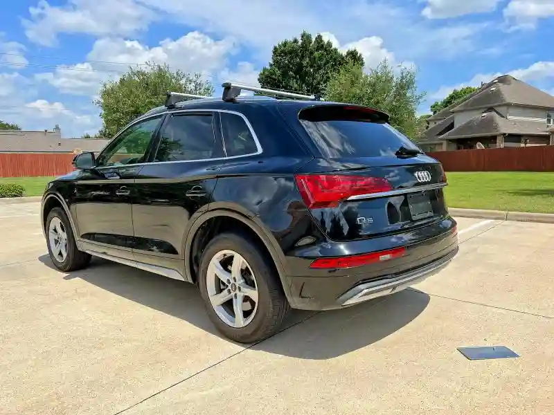 WA1AAAFY8M2003513 2021 AUDI Q5-2