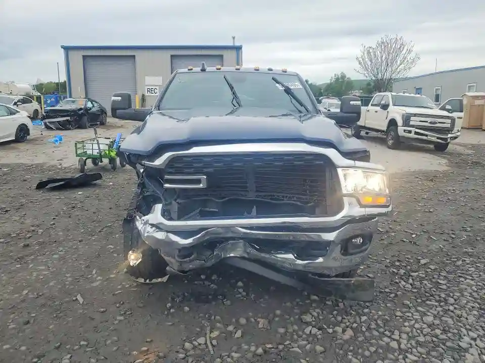 3C6UR5DJ8RG279155 2024 RAM 2500-4