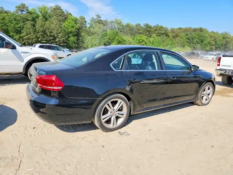 1VWBT7A32EC054579 2014 VOLKSWAGEN PASSAT-2