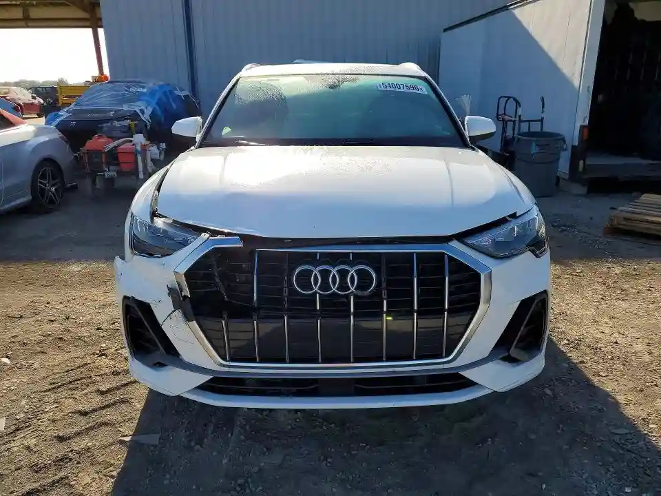WA1DECF38M1056204 2021 AUDI Q3-4