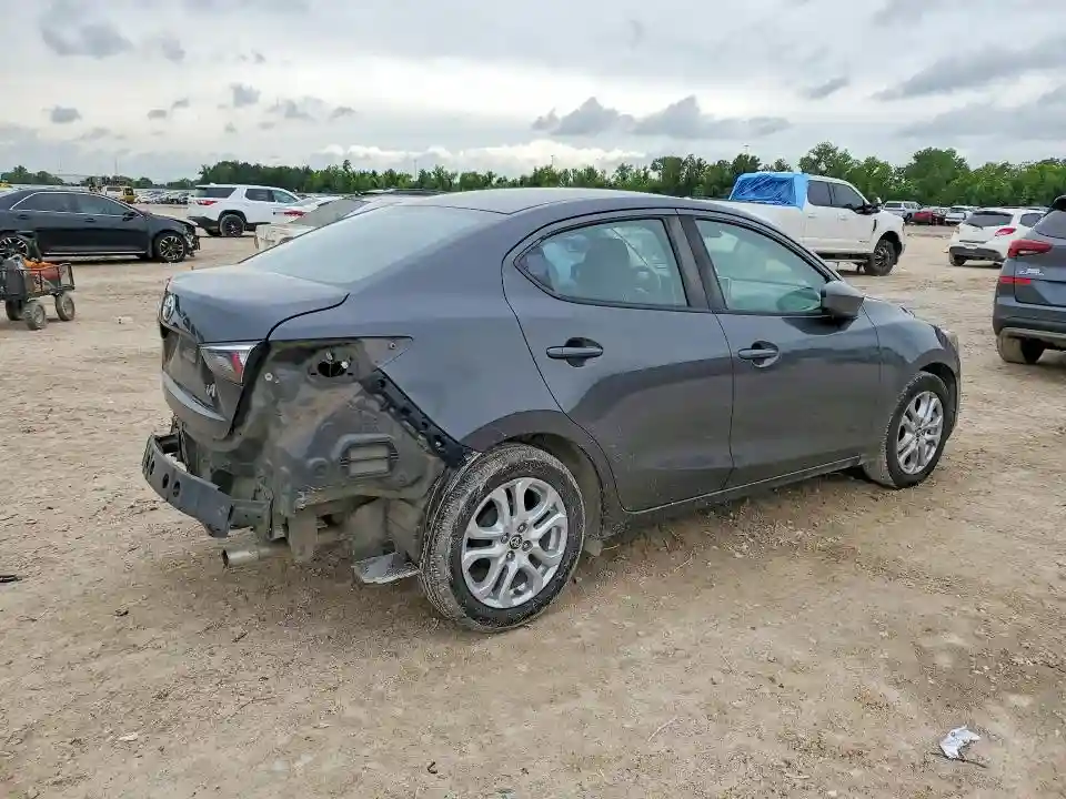 3MYDLBYV3HY186236 2017 TOYOTA YARIS-2