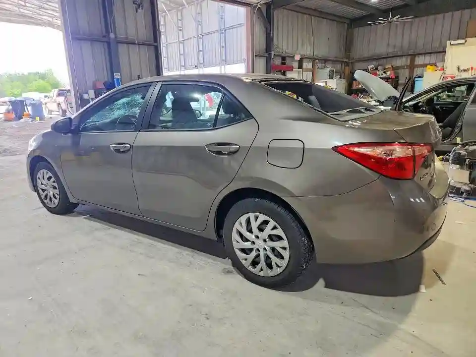 2T1BURHE4JC109733 2018 TOYOTA COROLLA-1