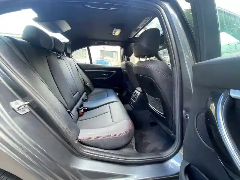 WBA8D9G58JNU71313 2018 BMW 3 SERIES-5