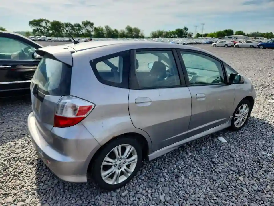 JHMGE8H4XAS015535 2010 HONDA FIT-2