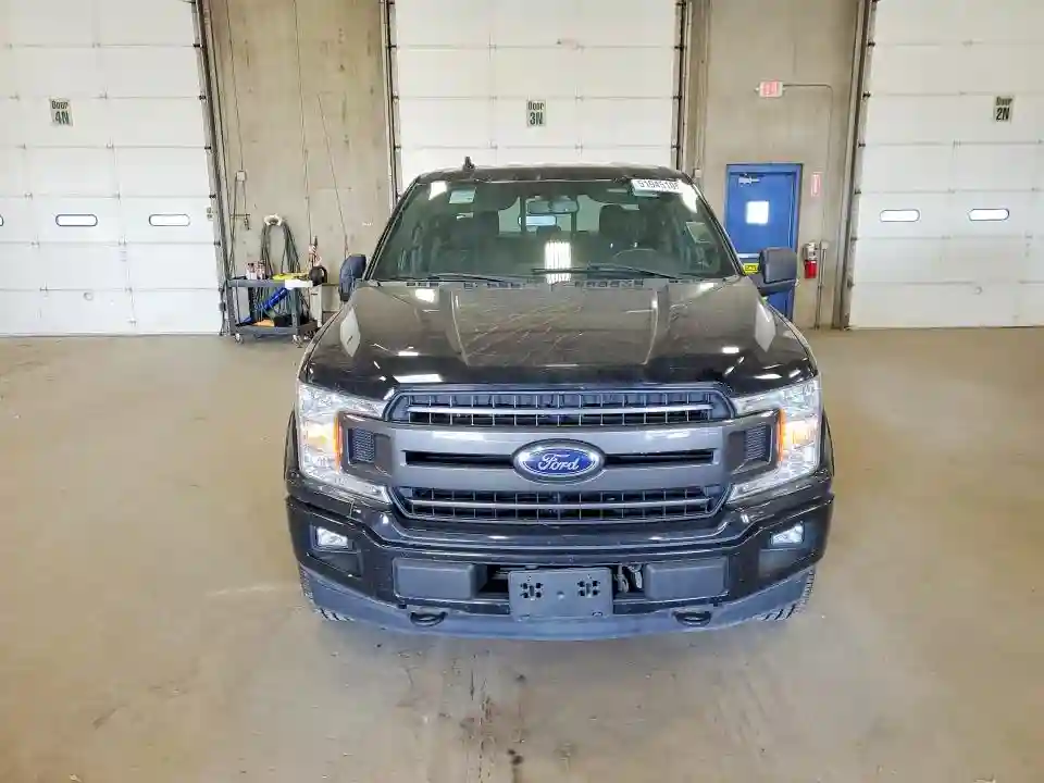 1FTFW1EG9JFE23324 2018 FORD F150-4