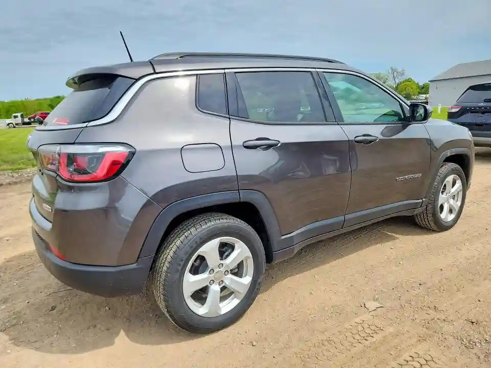3C4NJDBB7KT786524 2019 JEEP COMPASS-2