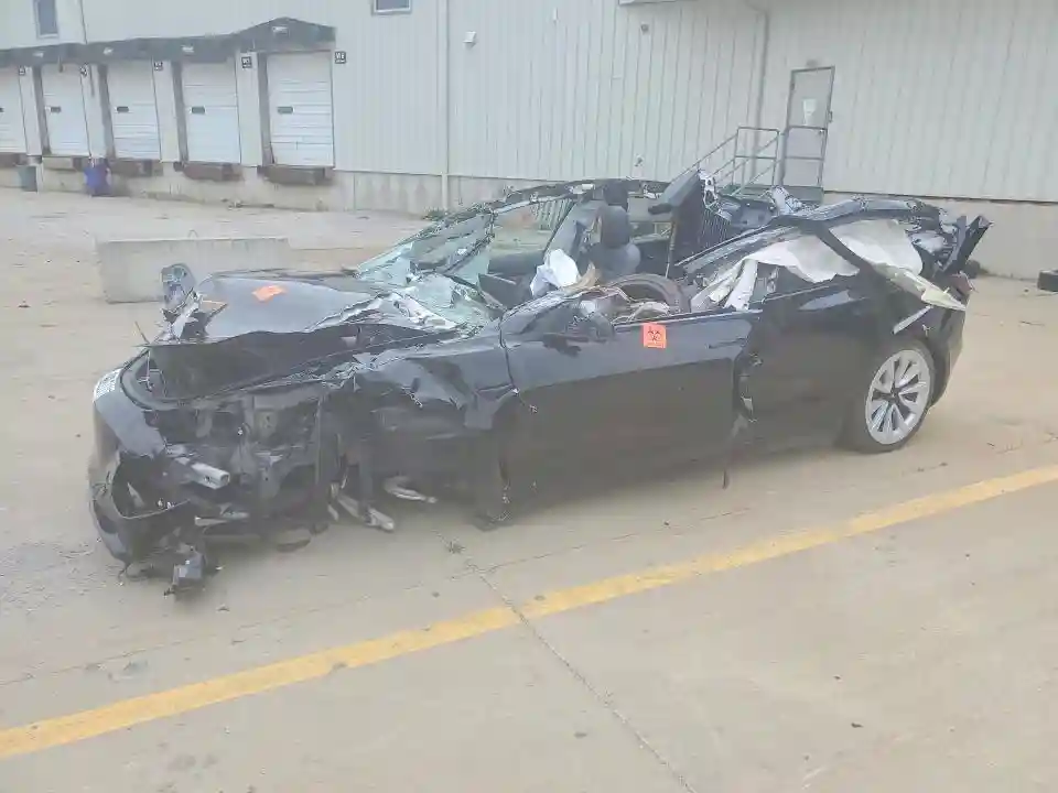 5YJ3E1EA4PF436478 2023 TESLA MODEL 3-0