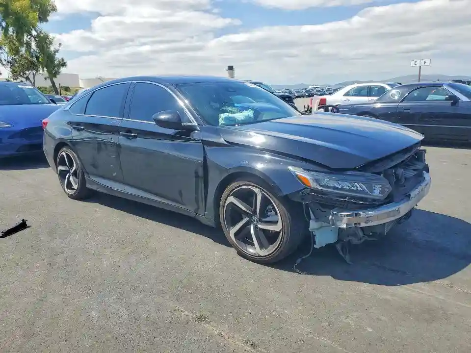 1HGCV1F3XJA223956 2018 HONDA ACCORD-3