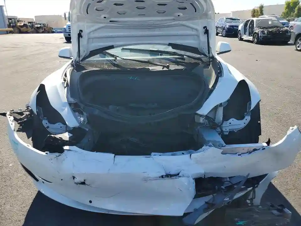 5YJ3E1EC9NF354454 2022 TESLA MODEL 3-4