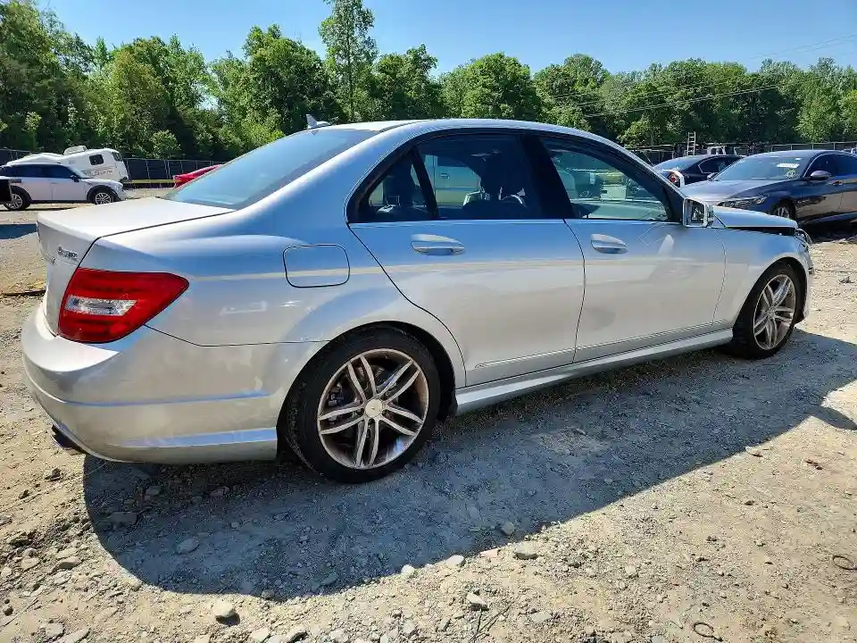 WDDGF8AB9DR300882 2013 MERCEDES-BENZ C-CLASS-2