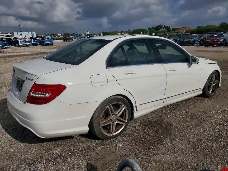 WDDGF8AB9DR242451 2013 MERCEDES-BENZ C-CLASS-2