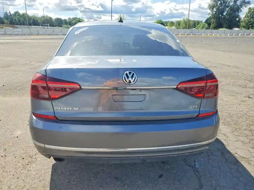 1VWBA7A30JC010029 2018 VOLKSWAGEN PASSAT-5