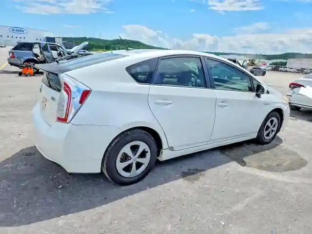 JTDKN3DU2C5390230 2012 TOYOTA PRIUS FOUR-2